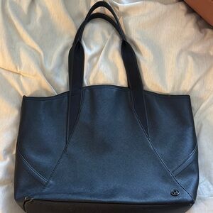Lululemon tote bag